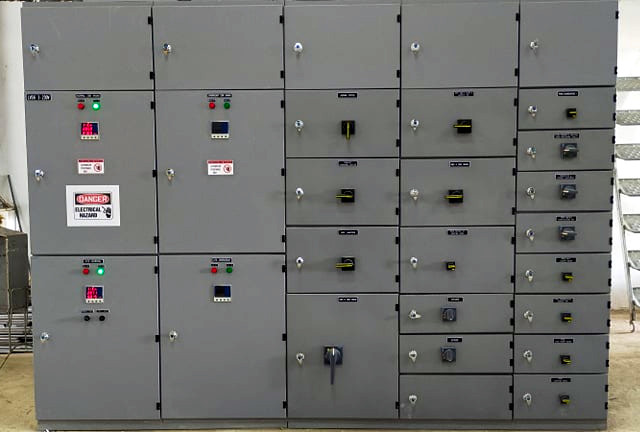 Low voltage switch gear for ULT