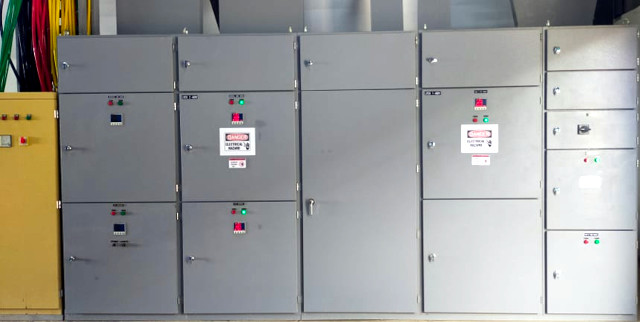 Low voltage switch gear for ULT